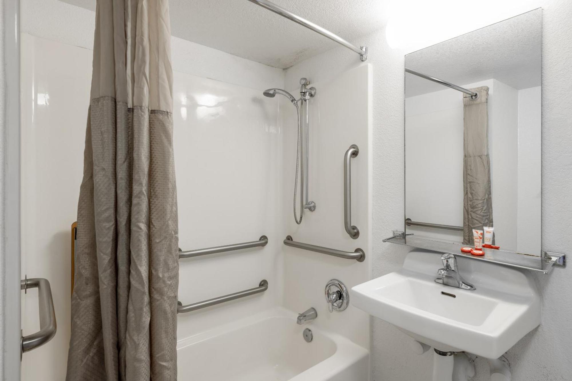 Oyo Hotel Houston Katy Freeway Esterno foto