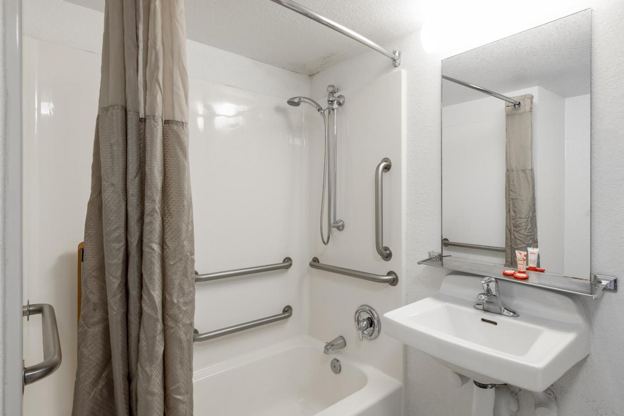 Oyo Hotel Houston Katy Freeway Esterno foto