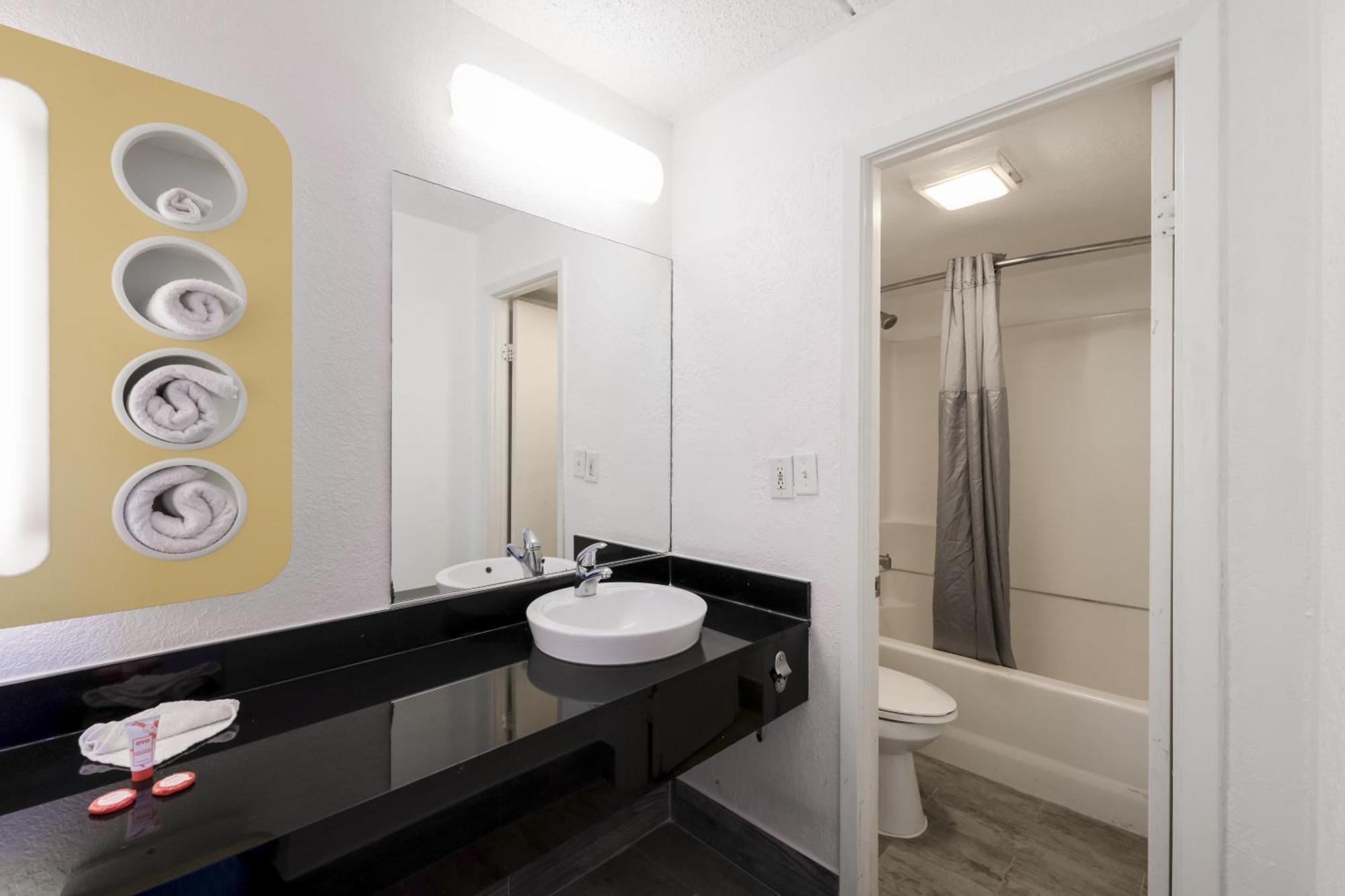Oyo Hotel Houston Katy Freeway Esterno foto