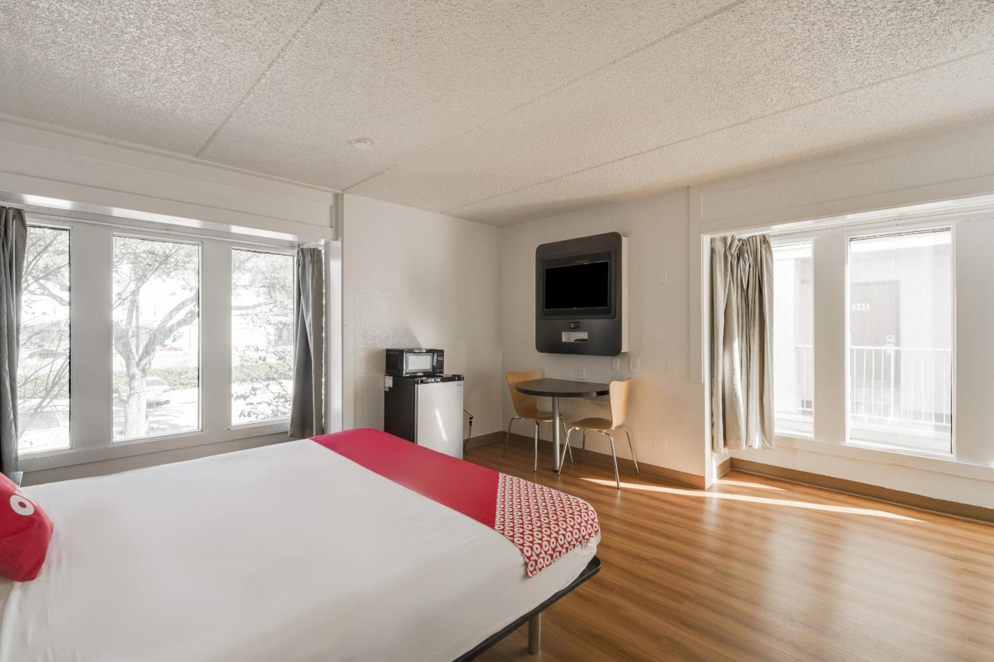 Oyo Hotel Houston Katy Freeway Esterno foto