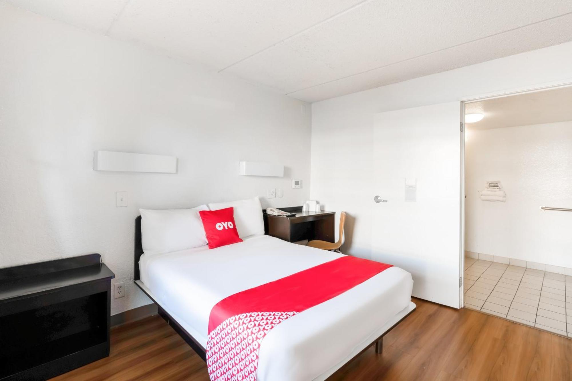Oyo Hotel Houston Katy Freeway Esterno foto